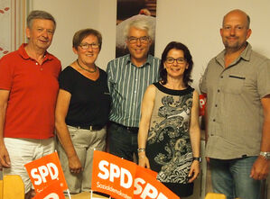 Anja König mit Vorstand der SPD Saal